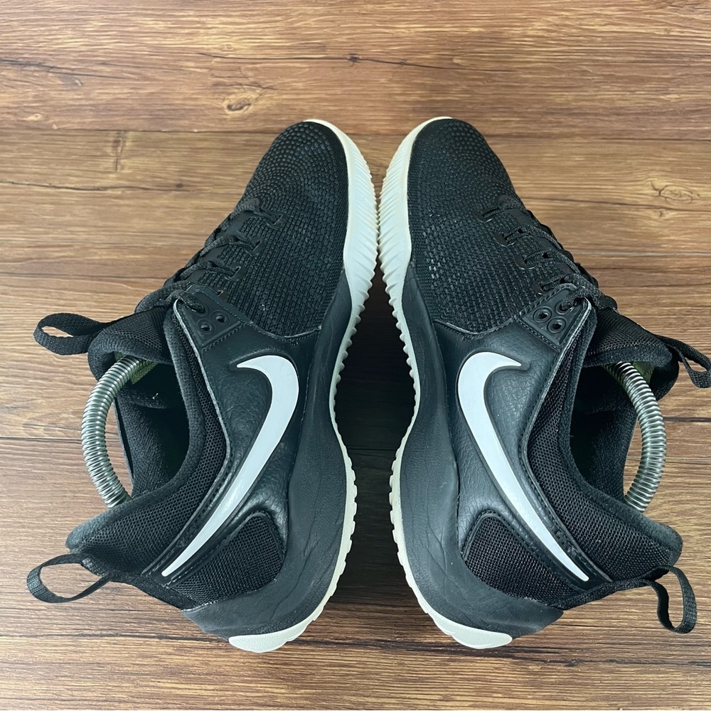 Nike Black and White Athletic Shoes - Picture 3 of 11
